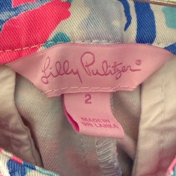 Lilly Pulitzer Hazelle Stretch Shorts in Cosmic Coral - Size 2 - Picture 3 of 9